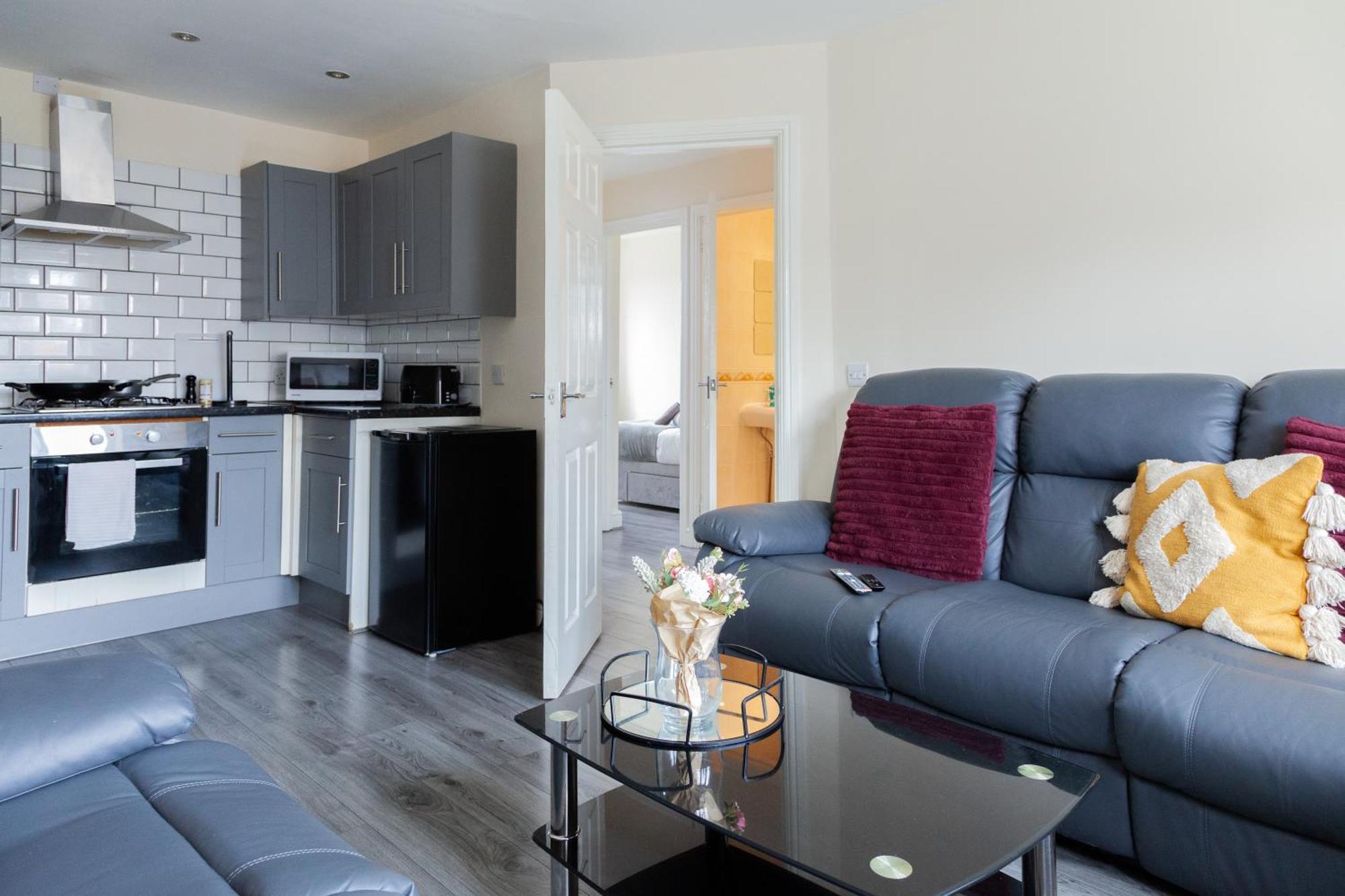 Pinfold Court Apartments Knowsley Bagian luar foto